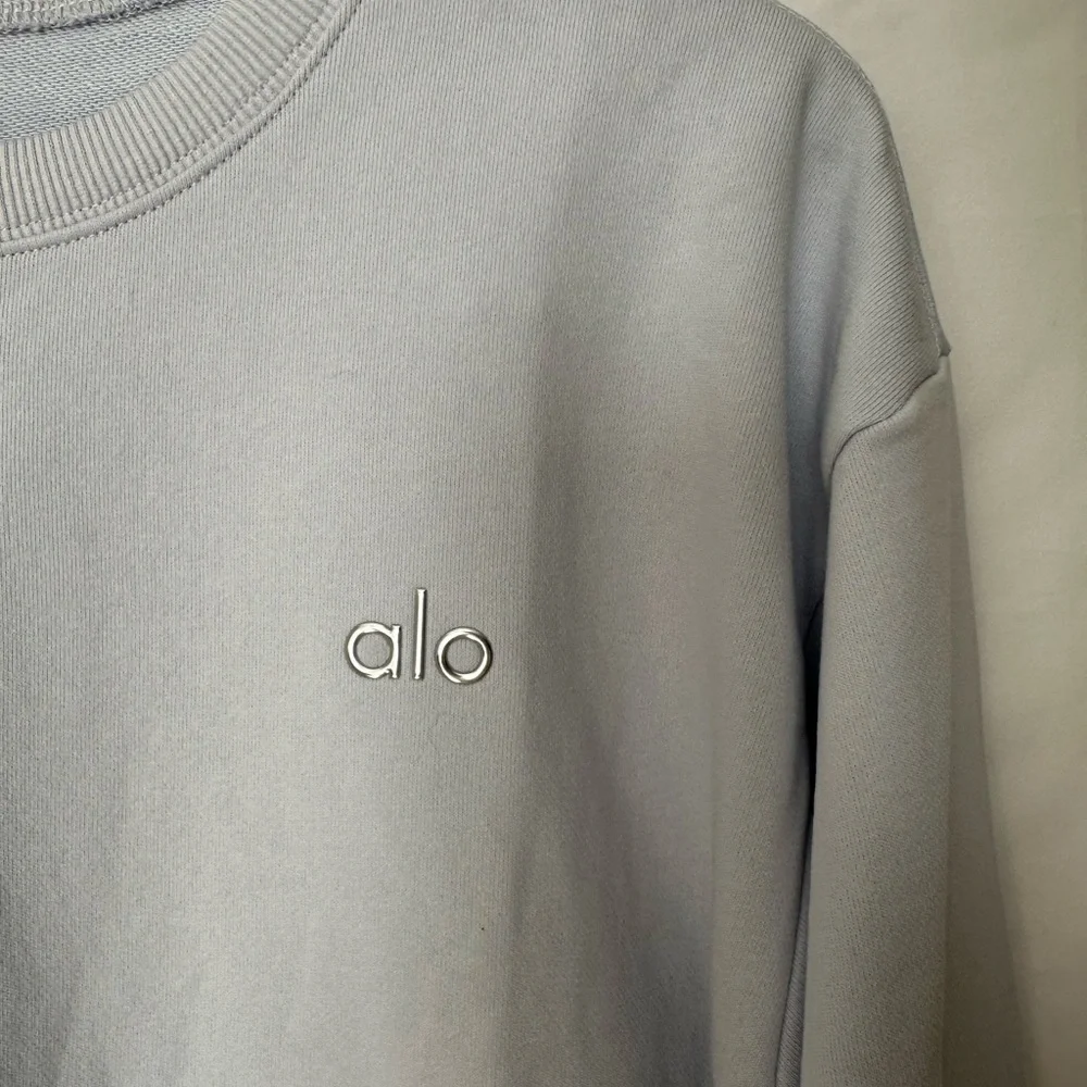 Alo Yoga Crewneck Sweatshirt Ice Blue Logo Pullover